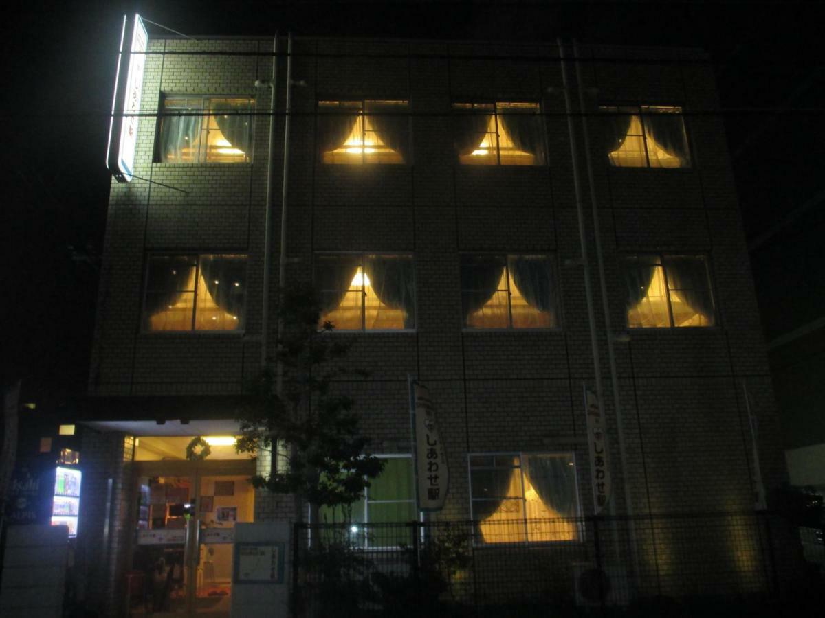 Guesthouse Shiawase Eki Fukuoka  Exterior foto